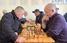 На шахматном поле все стабильно