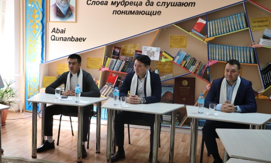 От каждого из нас, петляя, извиваясь, уходят в мир глубокие следы…