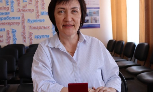 Главный маркшейдер  предприятия  получила награду