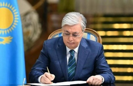 Токаев подписал закон, запрещающий въезд в Казахстан педофилам и экстремистам